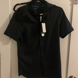 Perry Ellis Slim fit stretch casual button down sort sleeve shirt.